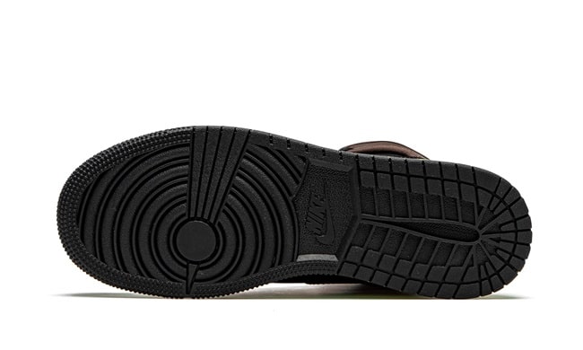 Đế giày Nike Jordan bằng cao su chắc chắn